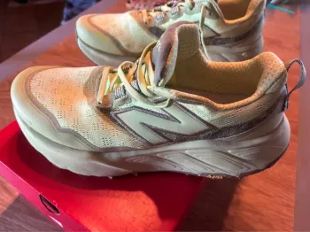 Used New Balance Hierro V9 bike — image 2 of 7