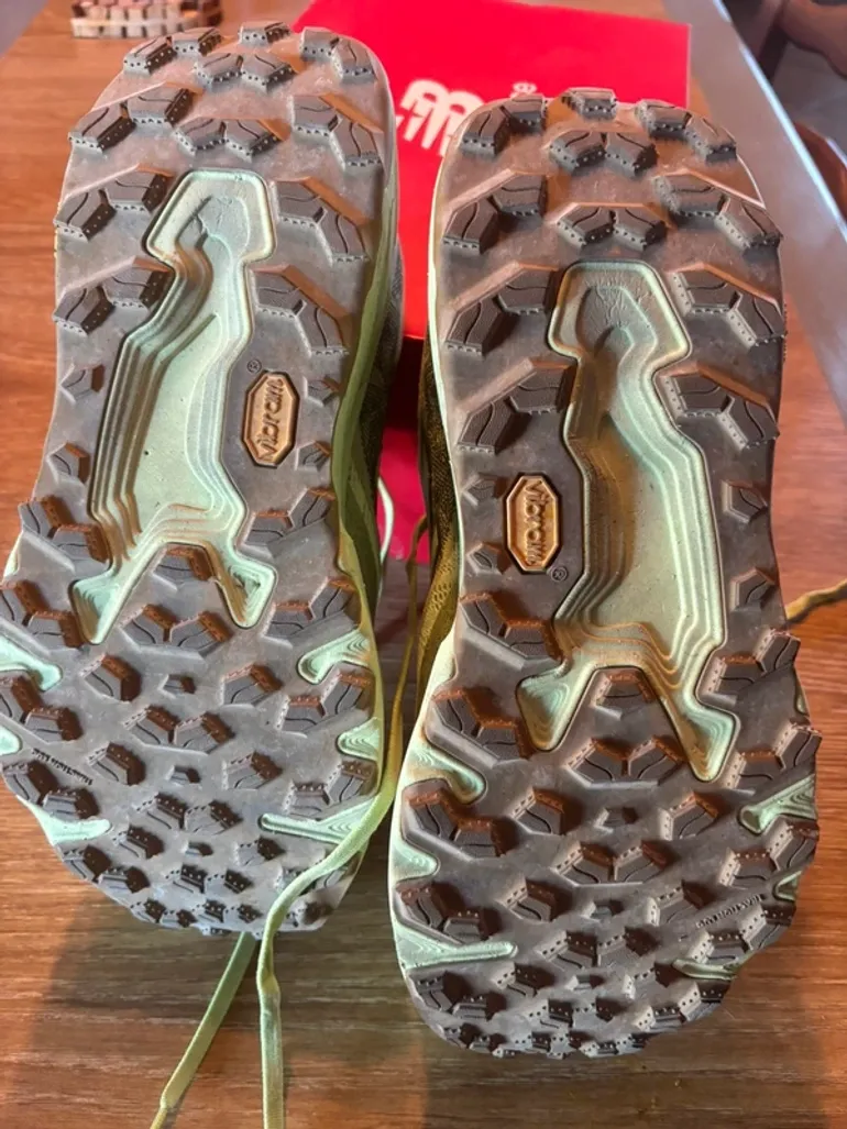 Used New Balance Hierro V9 bike — image 5 of 7
