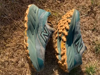 Used New Balance Hierro v9 bike — image 3 of 9