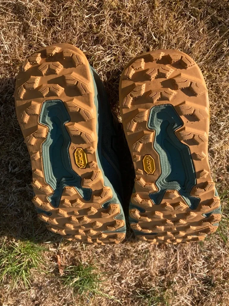 Used New Balance Hierro v9 bike — image 4 of 9