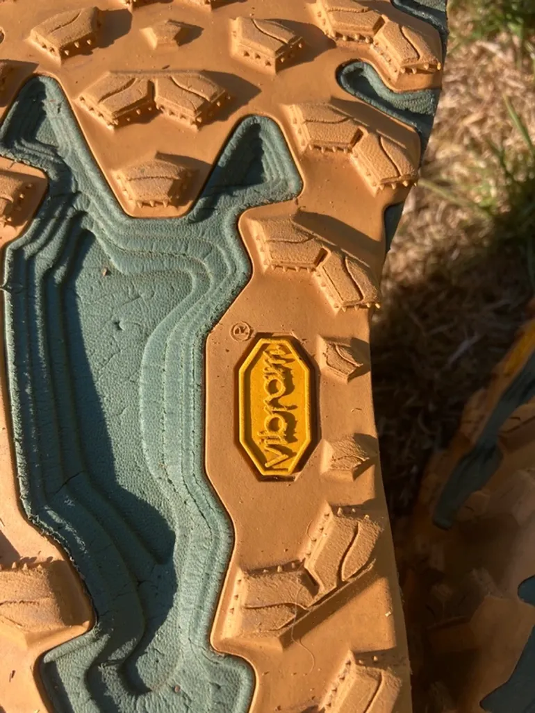 Used New Balance Hierro v9 bike — image 8 of 9