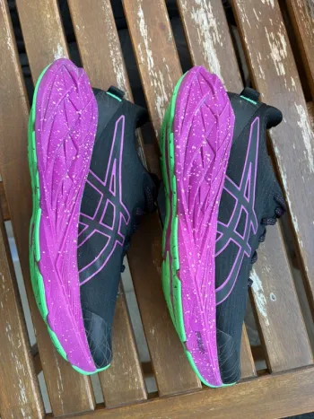 Asics Novablast 4 Lite-Show bike usato — immagine 5 di 9