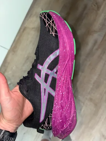 Asics Novablast 4 Lite-Show bike usato — immagine 9 di 9