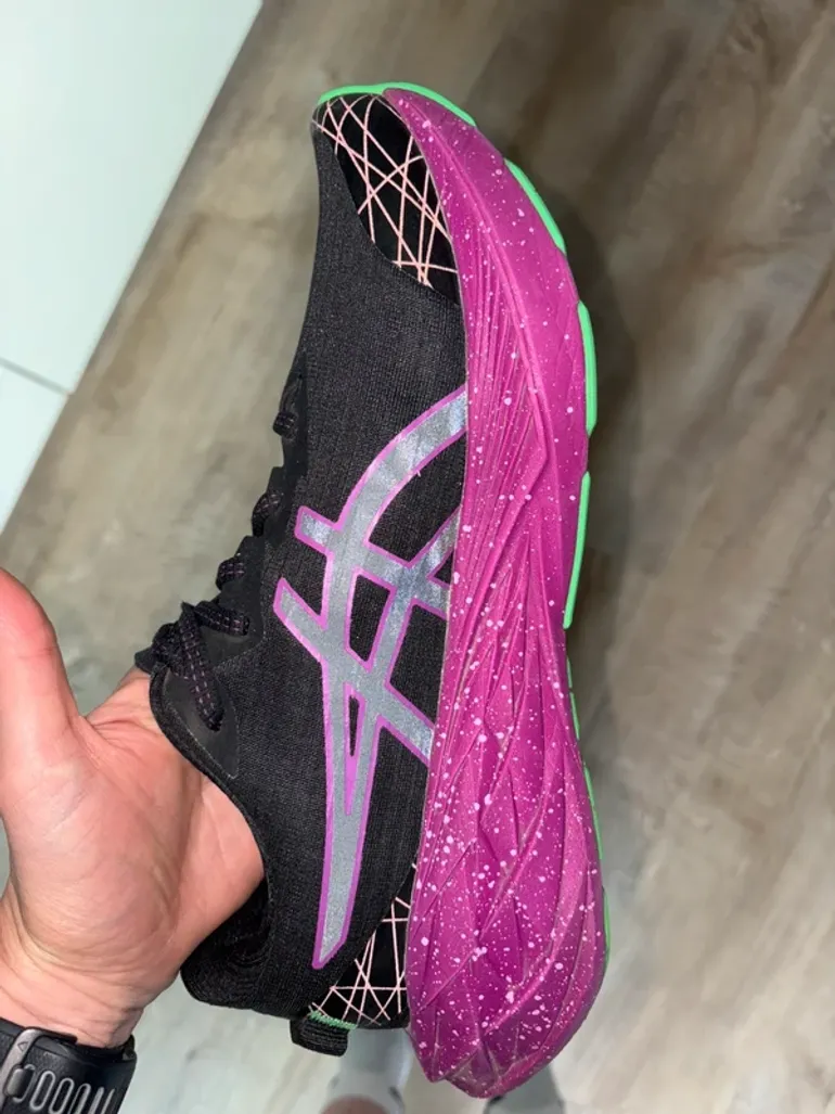 Asics Novablast 4 Lite-Show bike usato — immagine 9 di 9