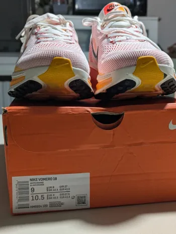 Nike Vomero 18 bike usato — immagine 7 di 7