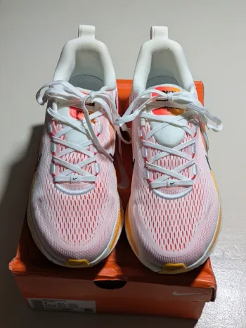 Nike Vomero 18 bike usato — immagine 3 di 7
