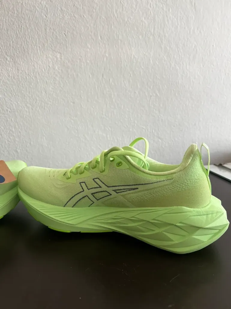 Asics Novablast 4 bike usato — immagine 11 di 15