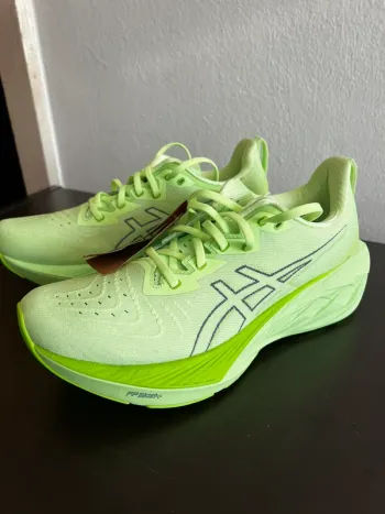 Asics Novablast 4 bike usato — immagine 8 di 15