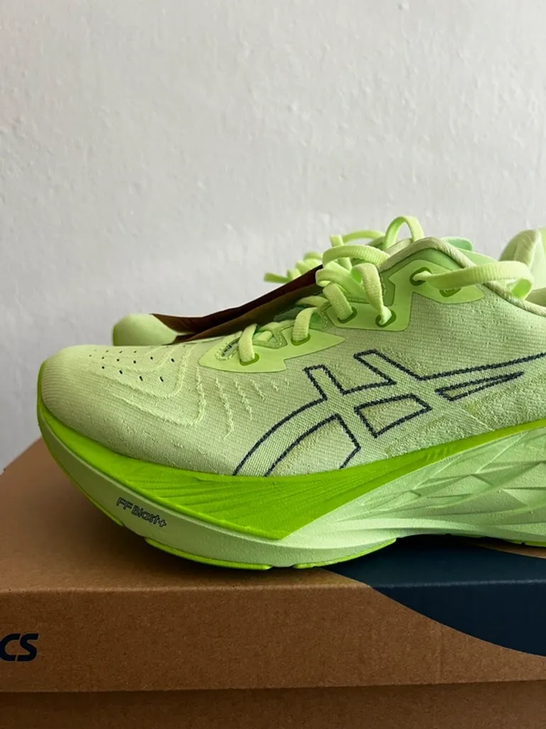 Asics Novablast 4 bike usato — immagine 5 di 15
