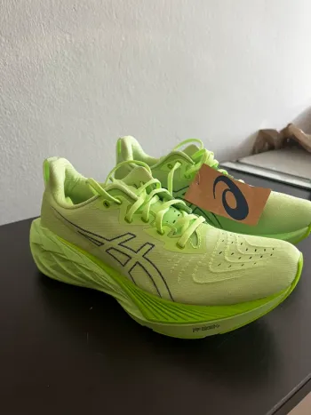 Asics Novablast 4 bike usato — immagine 7 di 15
