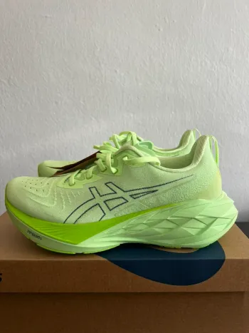 Asics Novablast 4 bike usato — immagine 3 di 15