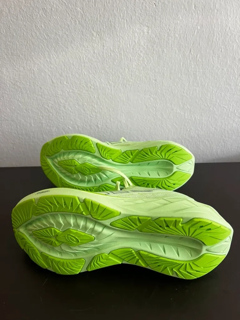 Asics Novablast 4 bike usato — immagine 15 di 15