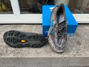 Hoka Speedgoat 6 Wide bike usato — immagine 1 di 3