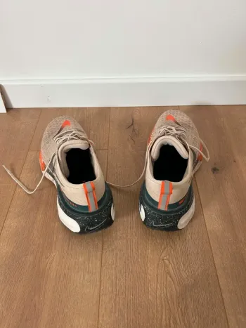 Nike ZoomX Invincible Run 3 bike usato — immagine 6 di 8