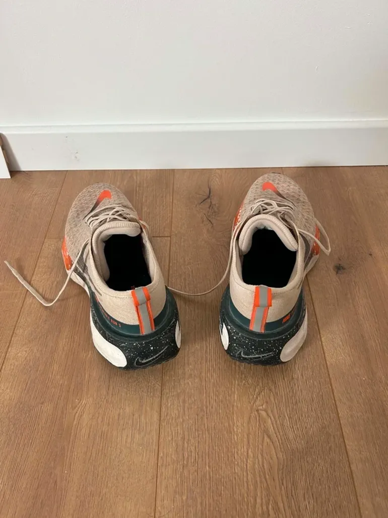 Nike ZoomX Invincible Run 3 bike usato — immagine 6 di 8
