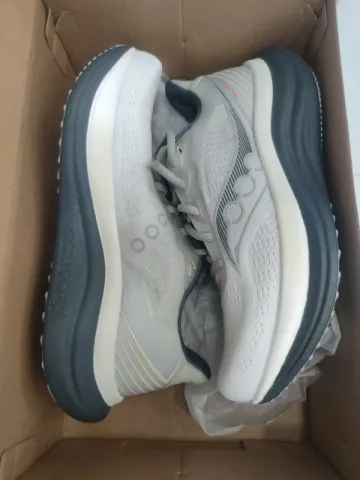 Used Saucony Triumph 23 Running Shoes