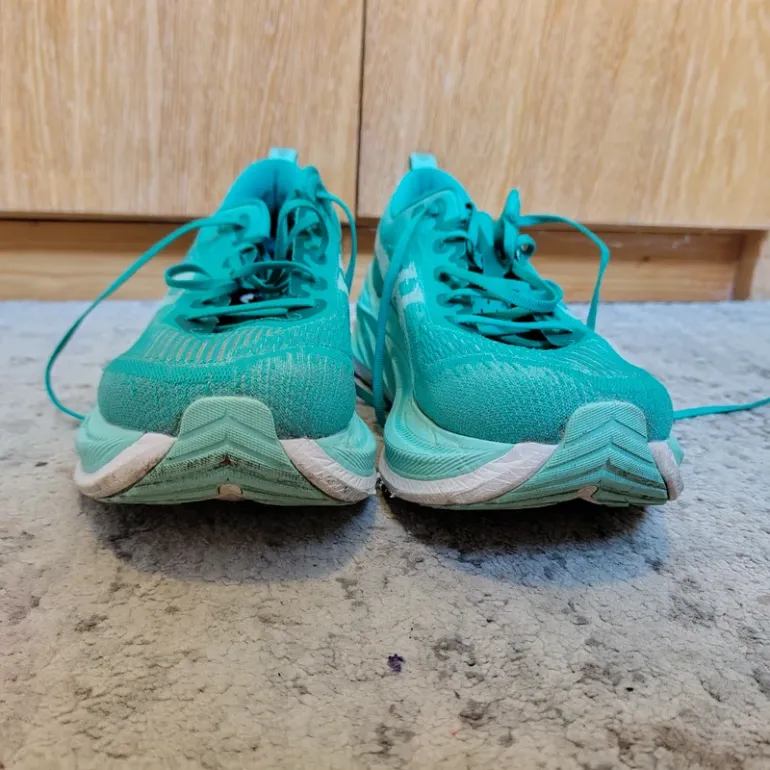 Used Asics Superblast 2 bike — image 3 of 10