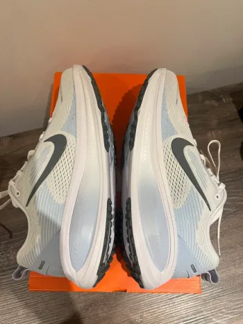 Used Nike Vomero 18 bike — image 2 of 7