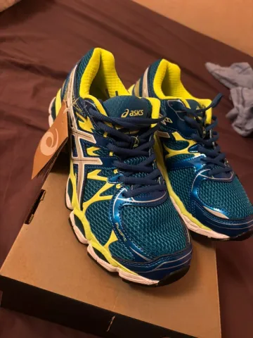 Used Asics Running Shoes Running Shoes