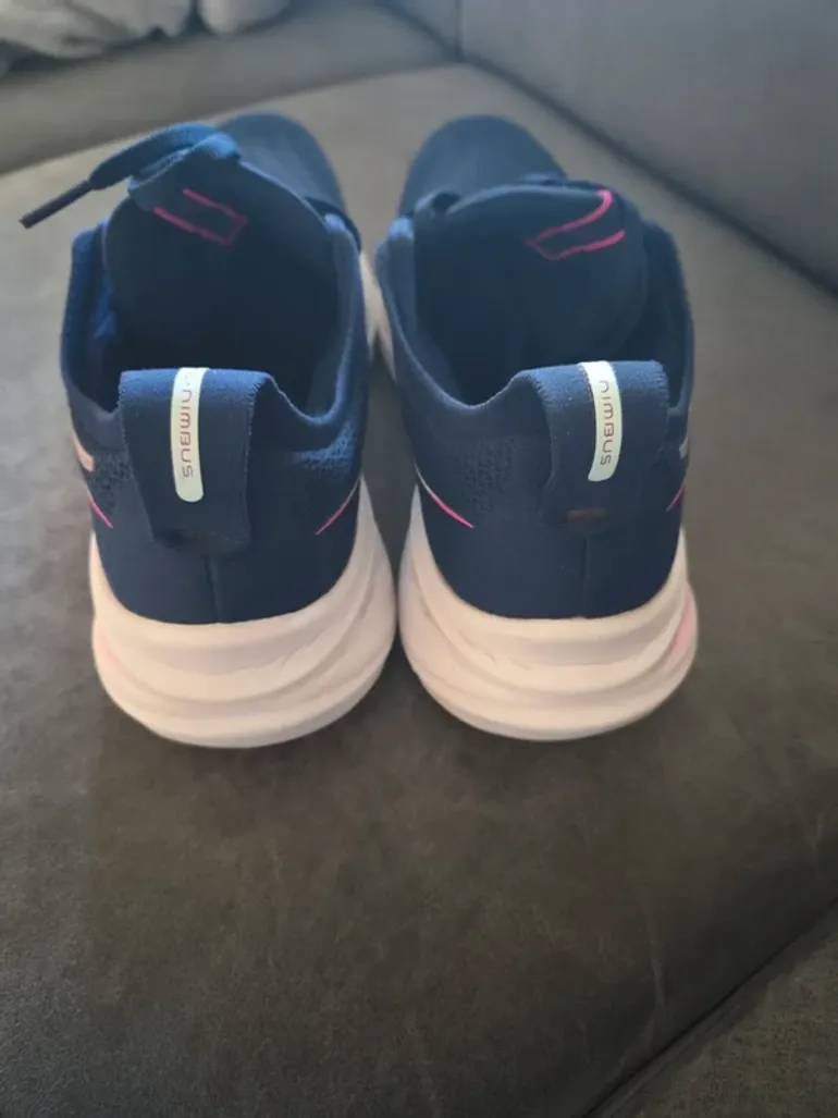 Used Asics Gel-Nimbus 26 bike — image 2 of 8