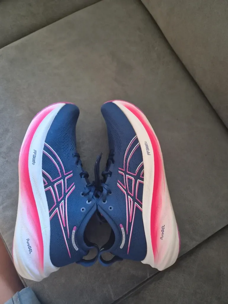 Used Asics Gel-Nimbus 26 bike — image 5 of 8