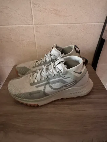 Used Nike Trail GTX Running Shoes