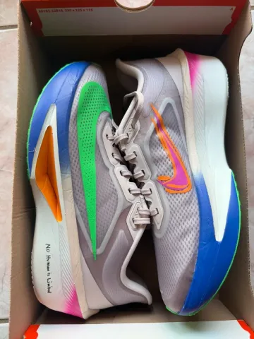 Used Nike Zoom Fly 6 Running Shoes