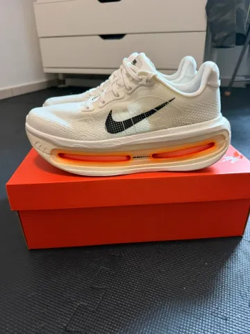Used Premium Vomero Running Shoes