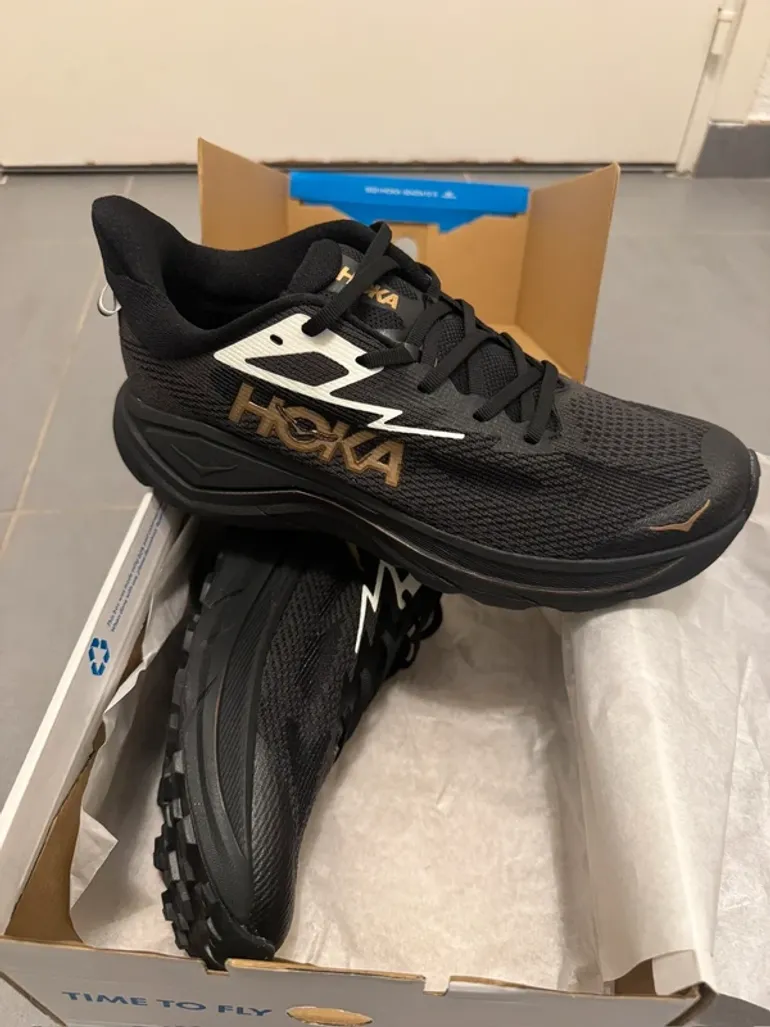 Used Hoka Challenger 8 bike — image 2 of 6