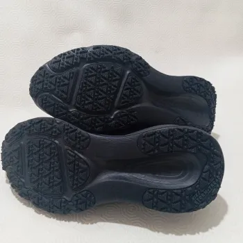 Used Nike Vomero 18 GTX bike — image 6 of 12