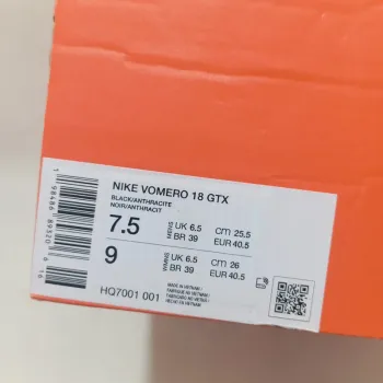 Used Nike Vomero 18 GTX bike — image 12 of 12