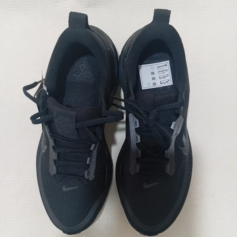 Used Nike Vomero 18 GTX bike — image 5 of 12