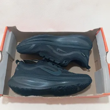 Used Nike Vomero 18 GTX bike — image 11 of 12