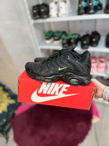 Used Nike Air Max Portal TNN Running Shoes