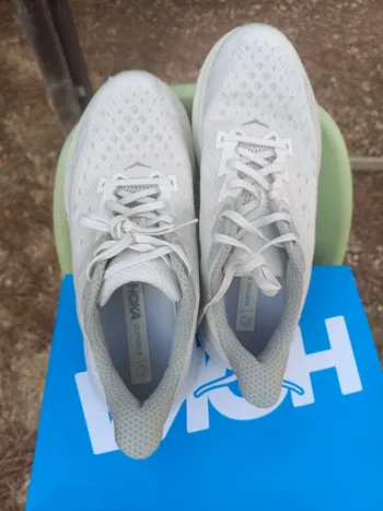Used Hoka Clifton 9 bike — image 3 of 9