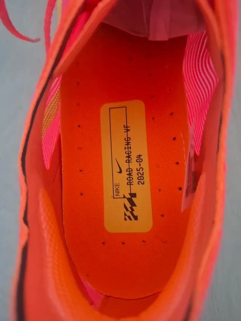 Used Nike Vaporfly Next% 4 bike — image 3 of 4