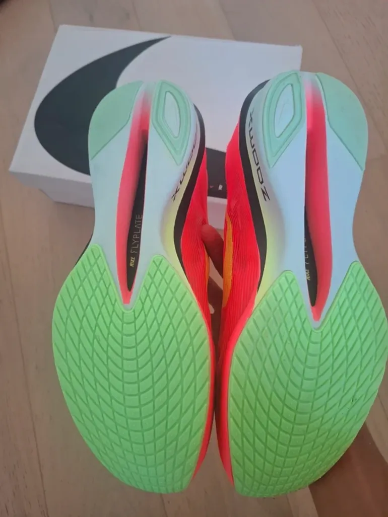 Used Nike Vaporfly Next% 4 bike — image 4 of 4