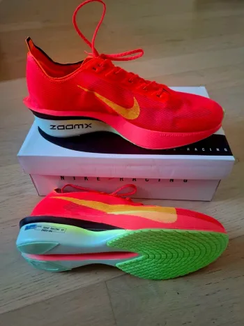 Used Nike Vaporfly Next% 4 bike — image 1 of 4