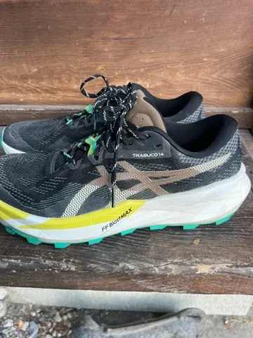 Used Asics Trabuco Gel 14 Running Shoes