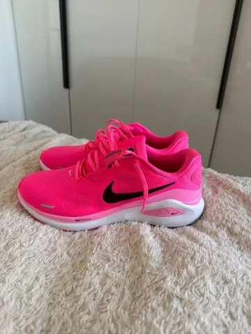 Gebrauchtes Nike Structure 26 Running Shoes