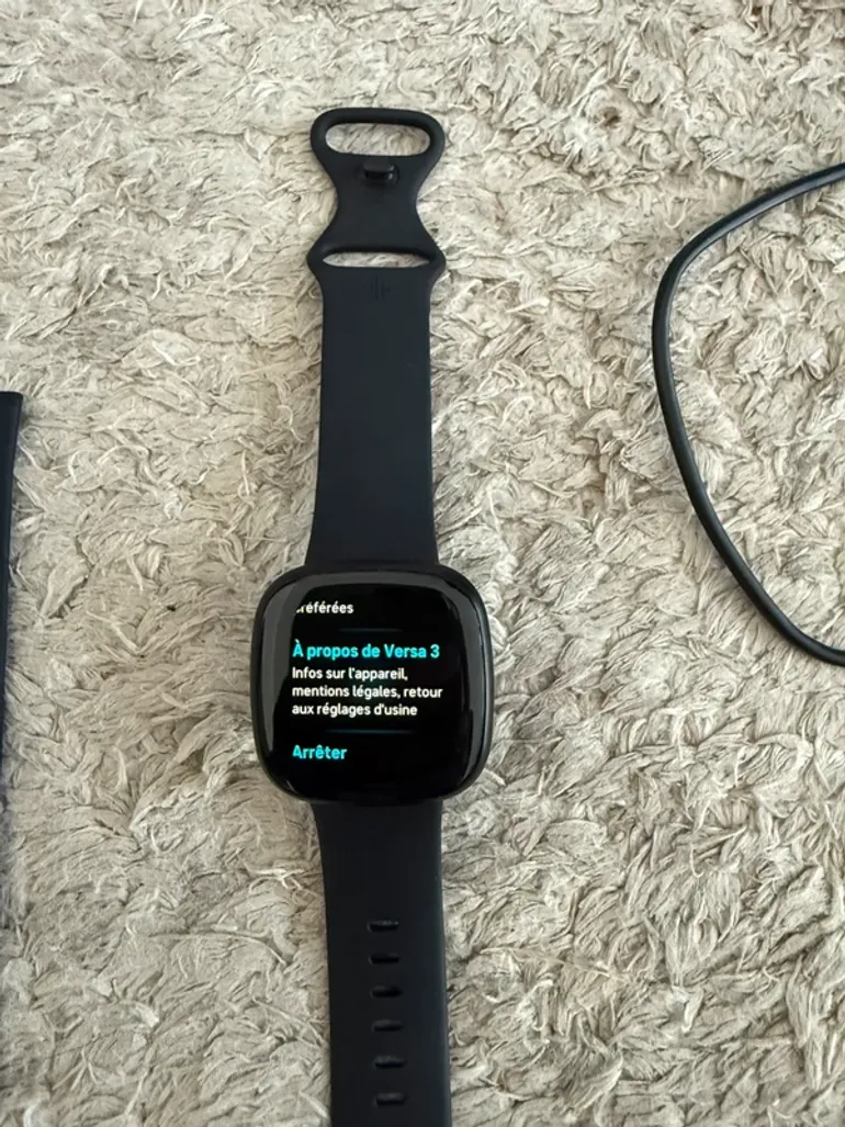 Used Fitbit Versa 3 bike — image 2 of 4