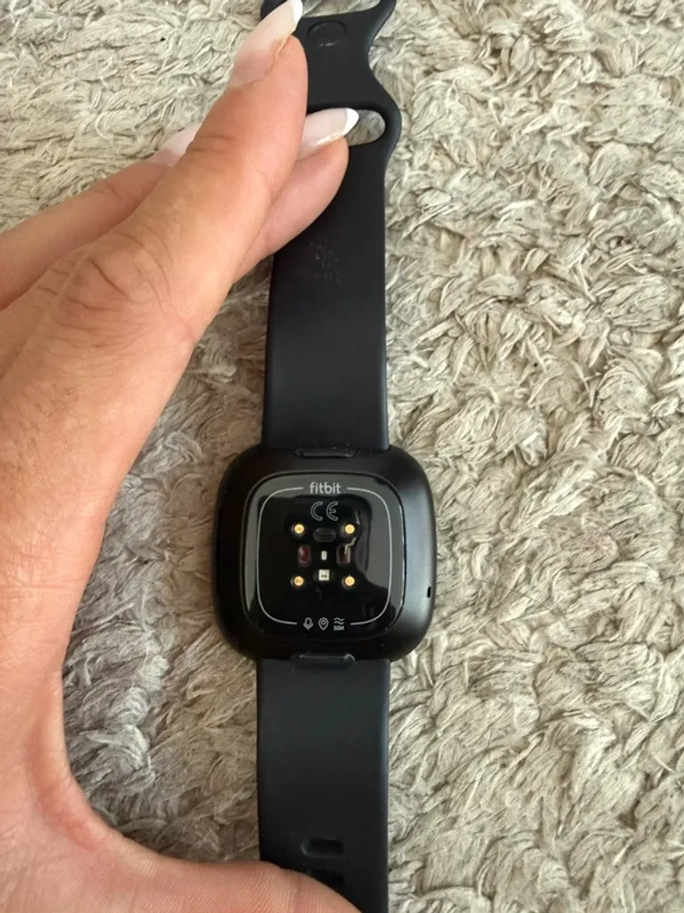 Used Fitbit Versa 3 bike — image 3 of 4