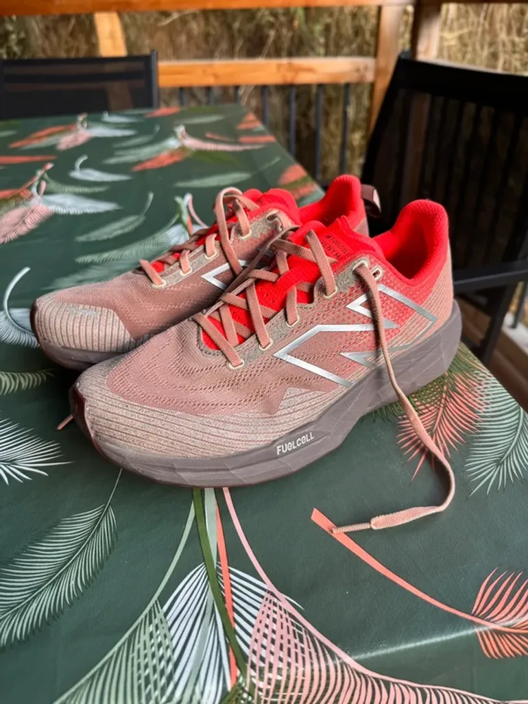 Used New Balance Running Shoes Damen bike — image 1 of 11