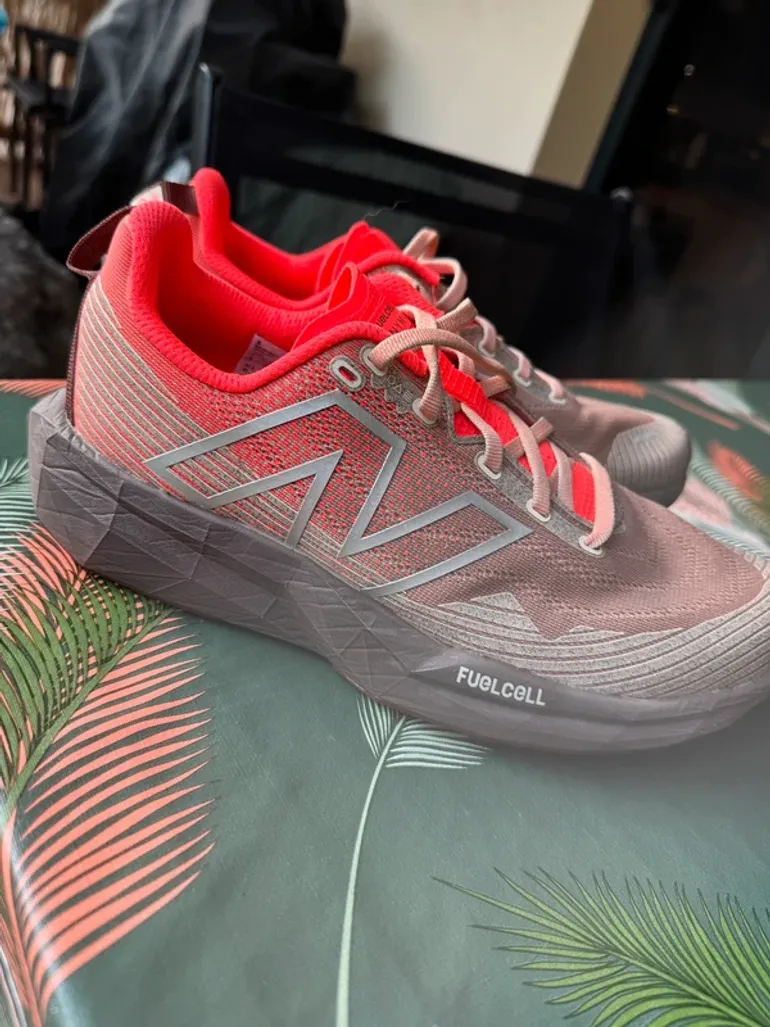 Used New Balance Running Shoes Damen bike — image 2 of 11