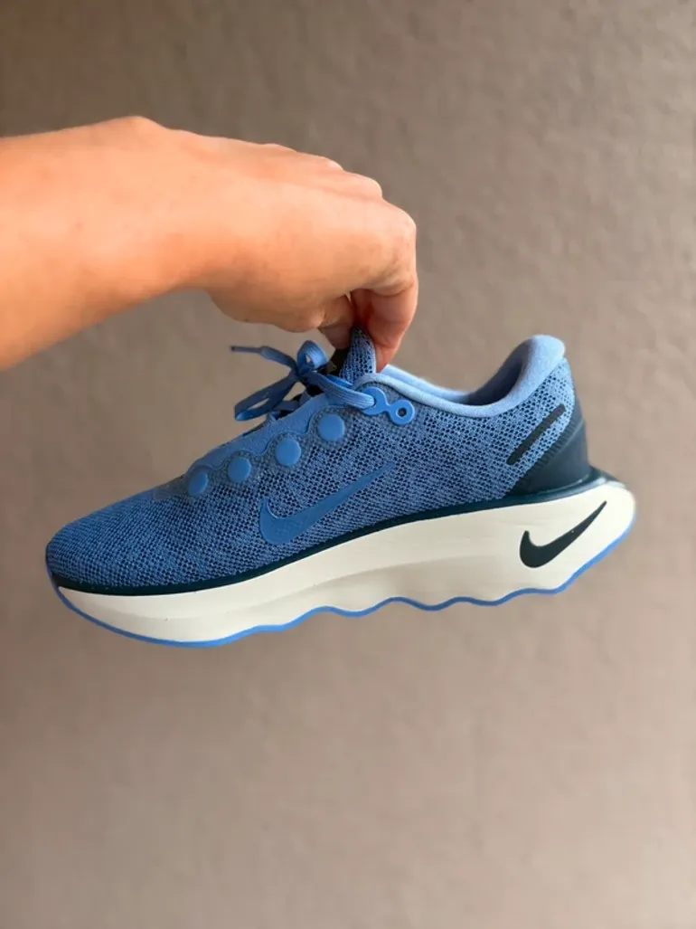Used Nike Motiva Goretex bike — image 3 of 7