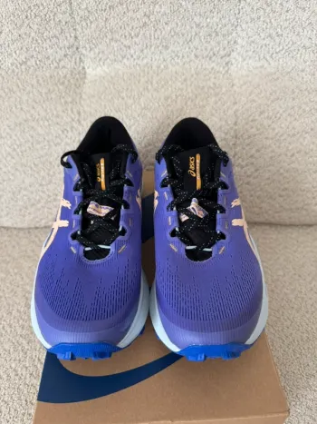 Tweedehands Asics Fuji Lite 6 bike — afbeelding 2 van 4