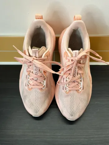 Used Asics Novablast 5 bike — image 3 of 3