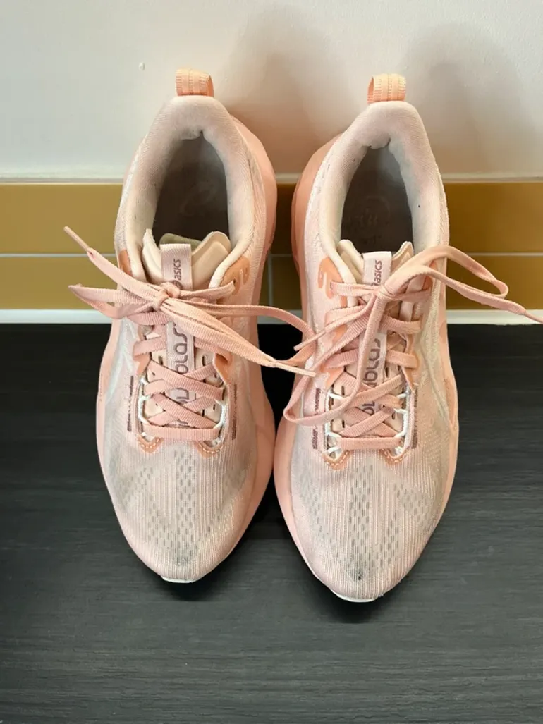 Used Asics Novablast 5 bike — image 3 of 3