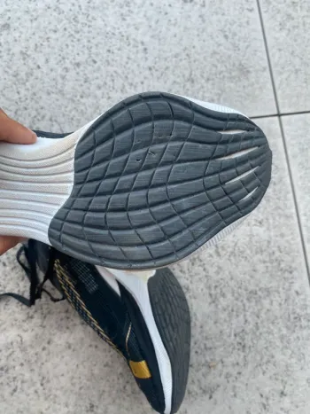 Used Nike ZoomX Vaporfly Next% 2 bike — image 7 of 13