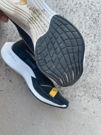 Used Nike ZoomX Vaporfly Next% 2 bike — image 8 of 13